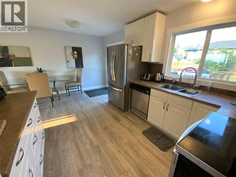 Photo 11 of 1134 WOODLANDS Drive, Columbia/Duncan, Penticton
