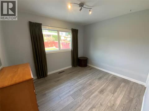 Photo 13 of 1134 WOODLANDS Drive, Columbia/Duncan, Penticton