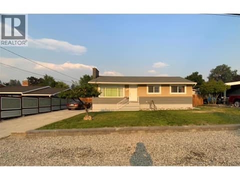Photo 2 of 1134 WOODLANDS Drive, Columbia/Duncan, Penticton