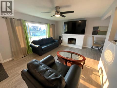 Photo 9 of 1134 WOODLANDS Drive, Columbia/Duncan, Penticton