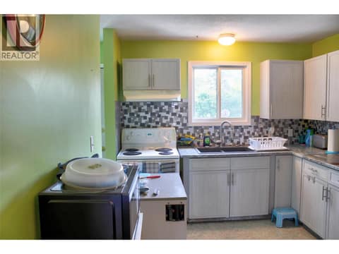 Photo 5 of 2860 Willowdale Drive, Armstrong/ Spall.