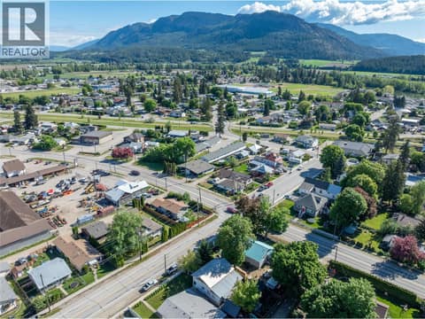 Photo 3 of 704 Knight Avenue, Enderby / Grindrod