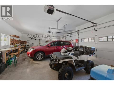Garage at 594 Mountain Drive, Okanagan North, Vernon