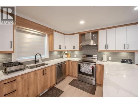 Photo 8 of 10615 ELLIOTT Street Unit# 106, Main Town, Summerland