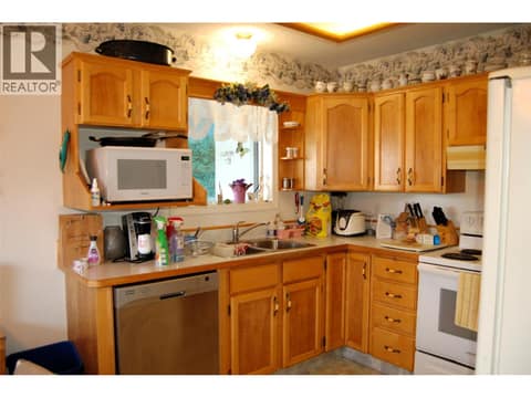 Photo 8 of 11110 Quinpool Road Unit# 2, Main Town, Summerland