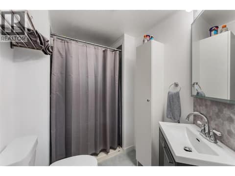Ensuite. at 610 Katherine Road Unit# 12, West Kelowna Estates