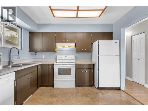 Spacious kitchen at 240 Petch Road, Rutland South, Kelowna