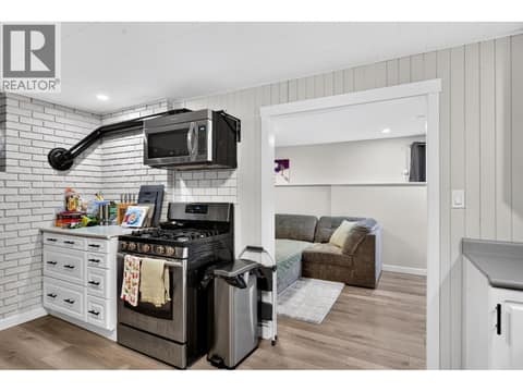 Photo 15 of 4202 16 Avenue, South Vernon