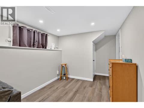Photo 17 of 4202 16 Avenue, South Vernon