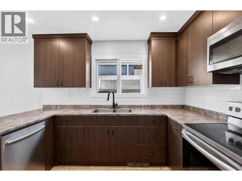 Photo 4 of 4202 16 Avenue, South Vernon