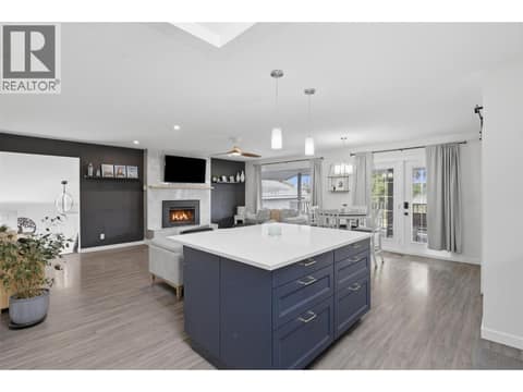 Photo 12 of 728 DRIFTWOOD Place, Westmount, Kamloops