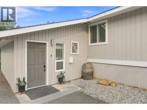 Photo 2 of 728 DRIFTWOOD Place, Westmount, Kamloops