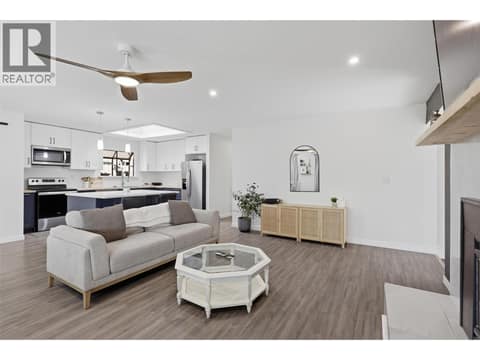 Photo 8 of 728 DRIFTWOOD Place, Westmount, Kamloops