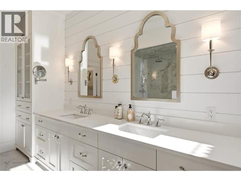 Primary Ensuite at 4588 Sallows Road, South East Kelowna