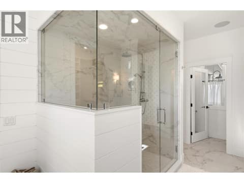 Primary Ensuite at 4588 Sallows Road, South East Kelowna