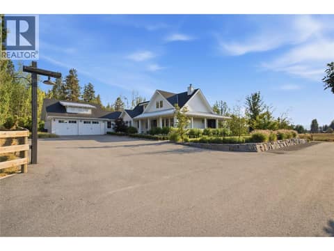 Spacious Parking and Turnaround at 4588 Sallows Road, South East Kelowna