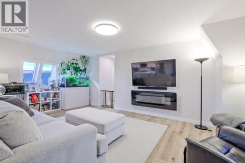 Carriage House Family Room at 2241 Rojem Road, Dilworth Mountain, Kelowna