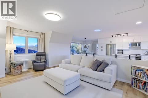 Carriage House Family Room at 2241 Rojem Road, Dilworth Mountain, Kelowna
