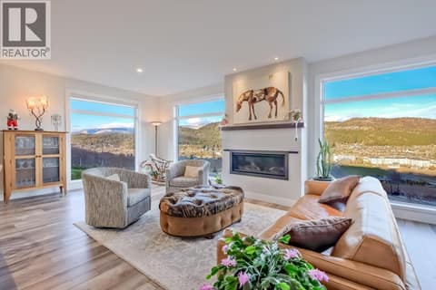 Family Room at 2241 Rojem Road, Dilworth Mountain, Kelowna