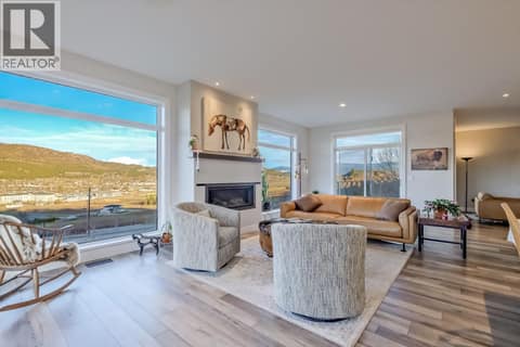 Family Room at 2241 Rojem Road, Dilworth Mountain, Kelowna