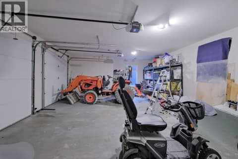 Large Double Garage at 2241 Rojem Road, Dilworth Mountain, Kelowna