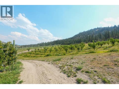 Photo 14 of 9827 Gillard Avenue, Summerland Rural