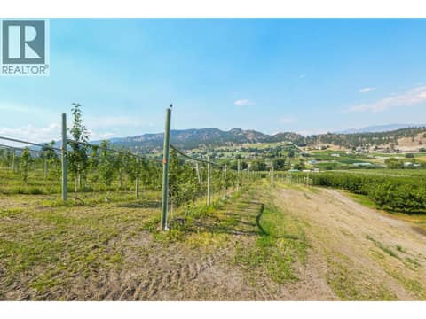 Photo 16 of 9827 Gillard Avenue, Summerland Rural