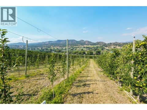 Photo 17 of 9827 Gillard Avenue, Summerland Rural