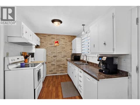 Photo 7 of 1904 22nd Street, East Hill, Vernon