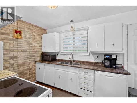 Photo 9 of 1904 22nd Street, East Hill, Vernon