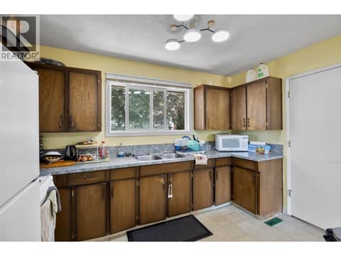Photo 8 of 1160 Kemano Street, North Kamloops