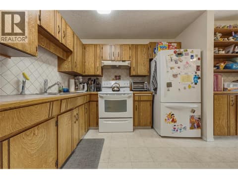 Photo 6 of 3343 Belaire Drive, Armstrong/ Spall.
