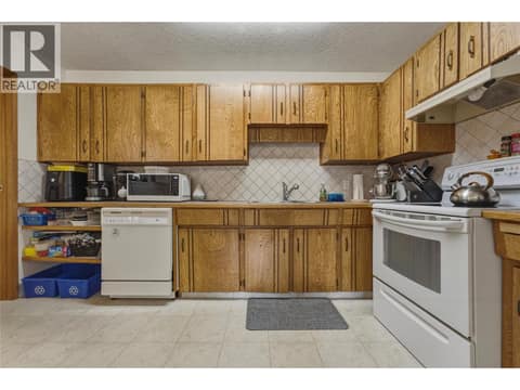 Photo 7 of 3343 Belaire Drive, Armstrong/ Spall.