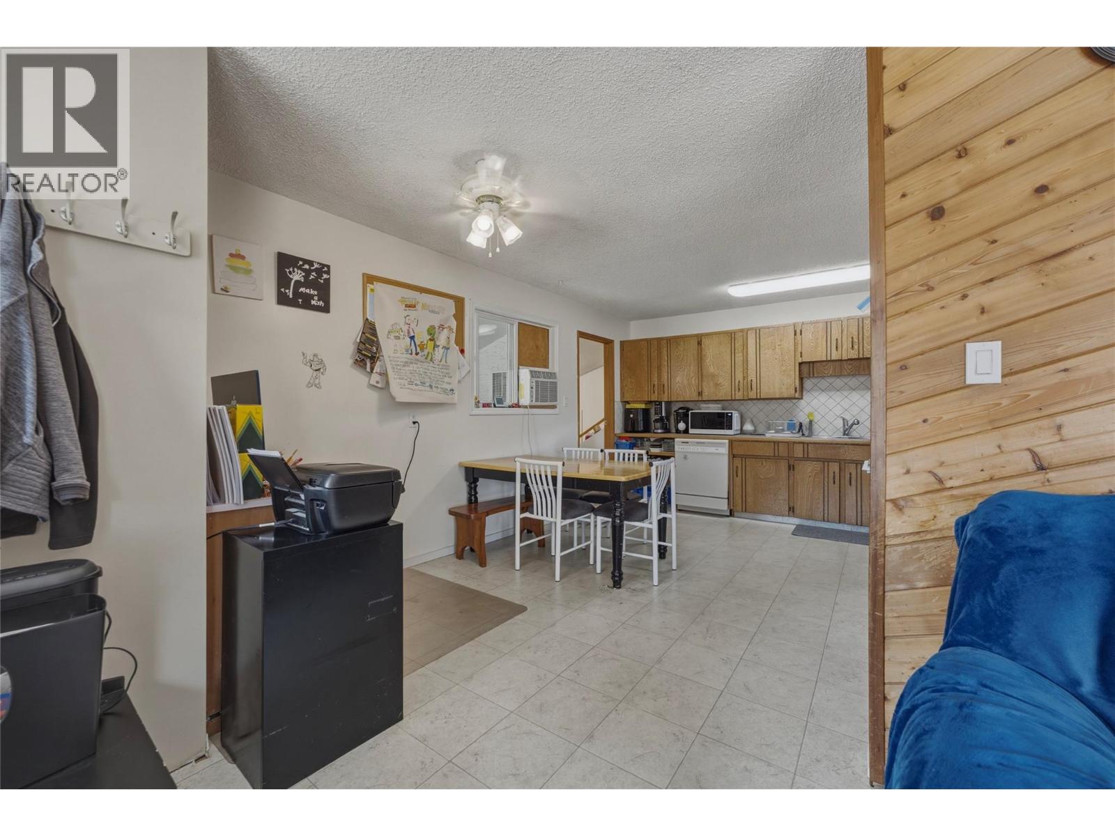 Photo 9 of 3343 Belaire Drive, Armstrong/ Spall.