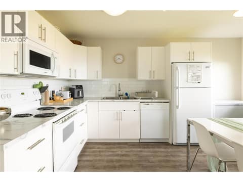 Suite at 13411 Apex Lane, Lake Country North West