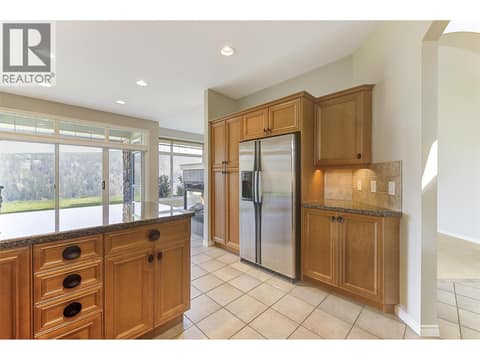 Kitchen overlooking Dining area to Views at 3800 Gallaghers Pinnacle Way Unit# 29, South East Kelowna