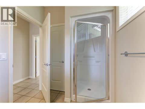Shower in 3 piece bathroom at 3800 Gallaghers Pinnacle Way Unit# 29, South East Kelowna