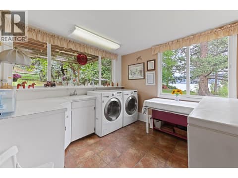 Photo 13 of 4852-4858 Lakeshore Road, Upper Mission, Kelowna