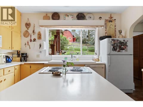 Photo 15 of 4852-4858 Lakeshore Road, Upper Mission, Kelowna
