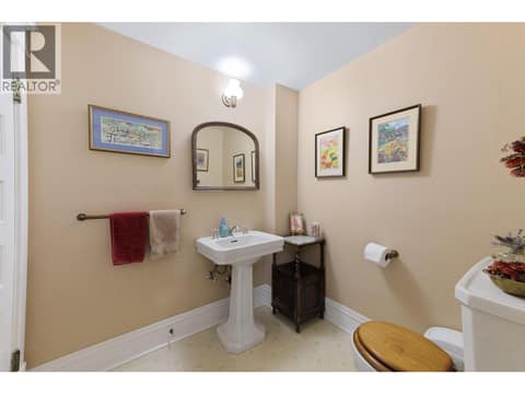 Photo 18 of 4852-4858 Lakeshore Road, Upper Mission, Kelowna