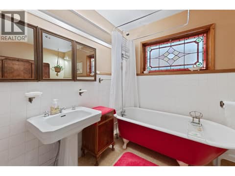 Photo 25 of 4852-4858 Lakeshore Road, Upper Mission, Kelowna