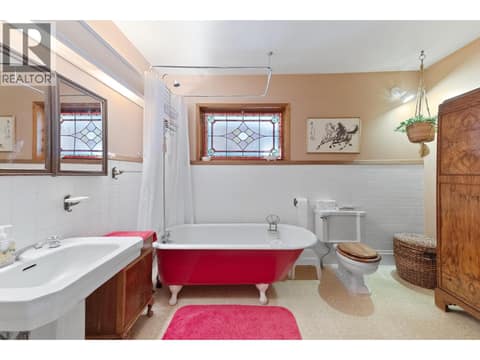 Photo 26 of 4852-4858 Lakeshore Road, Upper Mission, Kelowna