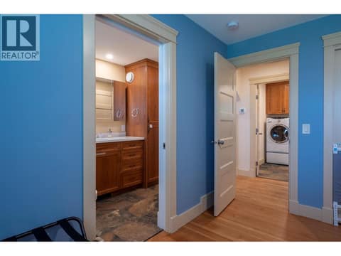 Lakeview House Main Floor Cheater Ensuite at 4852-4858 Lakeshore Road, Upper Mission, Kelowna