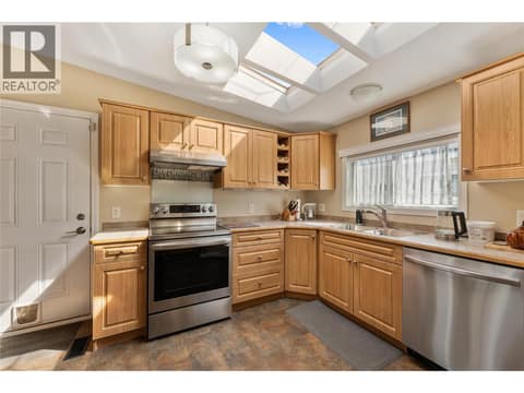 Photo 4 of 6688 Tronson Road Unit# 31, Okanagan Landing, Vernon