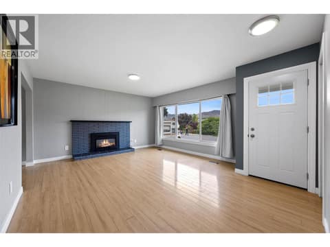 Photo 9 of 631 Brandon Avenue, North Kamloops