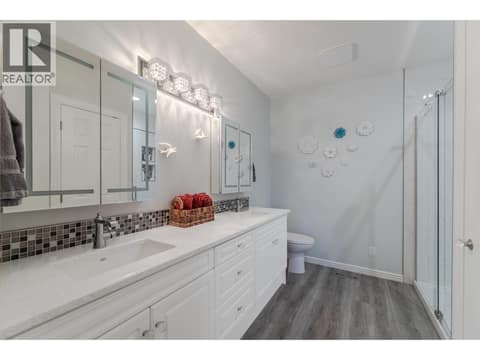 Ensuite bath at 9800 TURNER Street Unit# 65, Main Town, Summerland