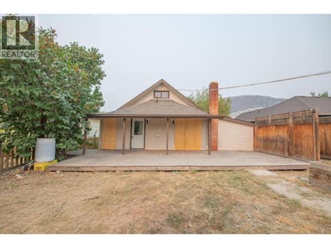 Photo 10 of 3007 38 Street, City of Vernon