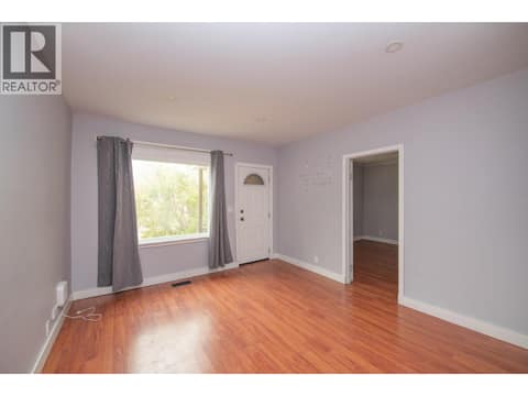 Photo 11 of 3007 38 Street, City of Vernon
