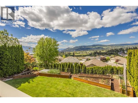 Room for entertaining at 2493 Ironridge Road, Smith Creek, West Kelowna