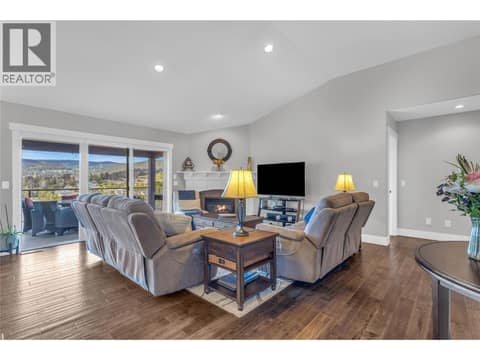 Vaulted ceilings at 2493 Ironridge Road, Smith Creek, West Kelowna